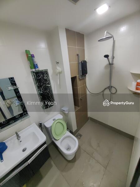 1st floor guest 2 Bathroom