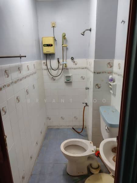 Rumah Teres 2 Tingkat untuk Dijual di Bandar Kinrara Seksyen 5 (Bandar Kinrara) - Bryant Soo - Bathroom - PropertyGuru.com.my