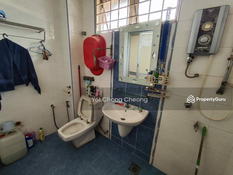 2-storey Terraced House for Sale in Bandar Utama 2 (Bandar Utama) - Dickson Cheong - Bathroom - PropertyGuru.com.my