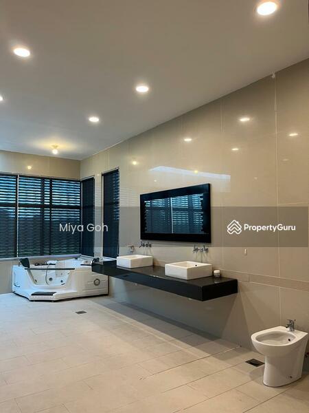 Bungalow for Sale in Leisure Farm (Gelang Patah) - Miya Goh - Bathroom - PropertyGuru.com.my