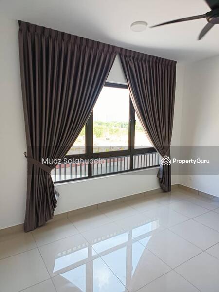 Rumah Teres 2 Tingkat untuk Dijual di Setia Safiro (Cyberjaya) - Mudz Salahuddin - Living Room - PropertyGuru.com.my