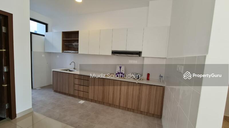 Rumah Teres 2 Tingkat untuk Dijual di Setia Safiro (Cyberjaya) - Mudz Salahuddin - Kitchen - PropertyGuru.com.my