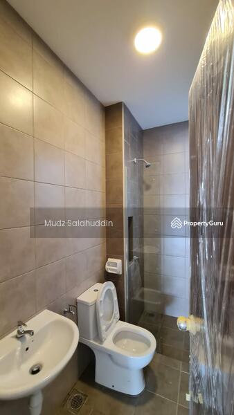 Rumah Teres 2 Tingkat untuk Dijual di Setia Safiro (Cyberjaya) - Mudz Salahuddin - Bathroom - PropertyGuru.com.my