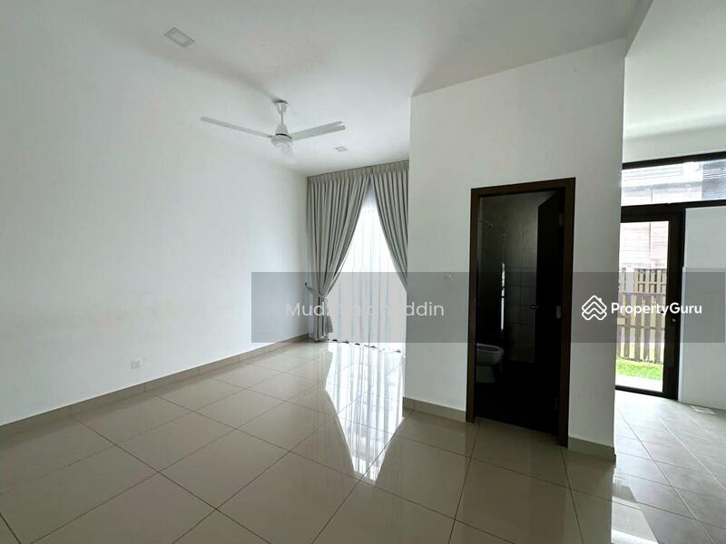 2-storey Terraced House for Sale in Setia Safiro (Cyberjaya) - Mudz Salahuddin - Living Room - PropertyGuru.com.my