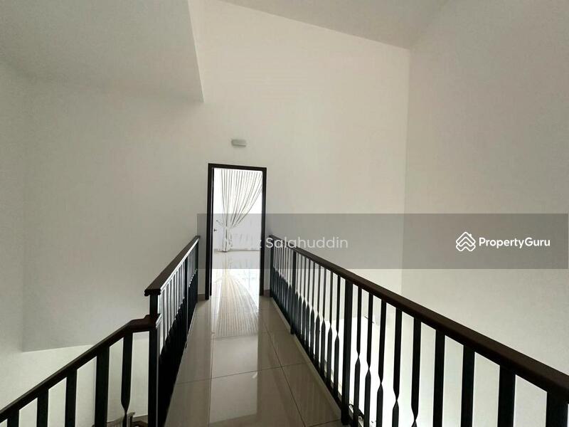 2-storey Terraced House for Sale in Setia Safiro (Cyberjaya) - Mudz Salahuddin - Corridor - PropertyGuru.com.my