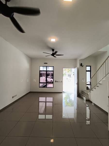 Rumah Teres 2 Tingkat untuk Disewa di Shah Alam (Selangor) - Jenny Wong - Living Room - PropertyGuru.com.my