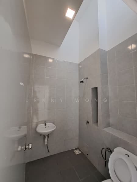 Rumah Teres 2 Tingkat untuk Disewa di Shah Alam (Selangor) - Jenny Wong - Bathroom - PropertyGuru.com.my