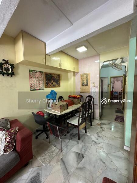 Rumah Teres 2 Tingkat untuk Dijual di Jinjang Selatan - Sherry Chang - Living Room - PropertyGuru.com.my