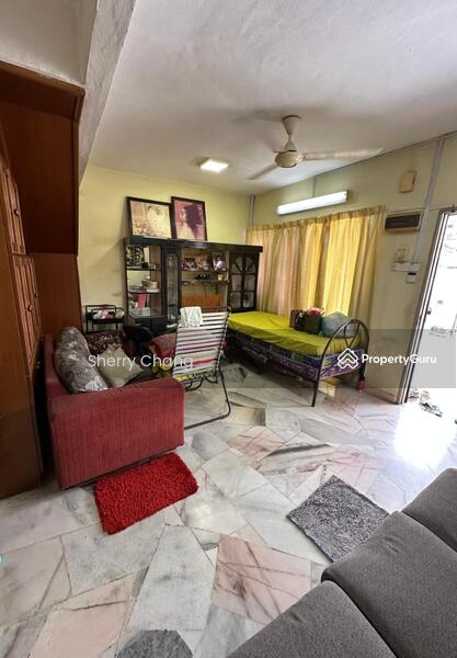 Rumah Teres 2 Tingkat untuk Dijual di Jinjang Selatan - Sherry Chang - Living Room - PropertyGuru.com.my