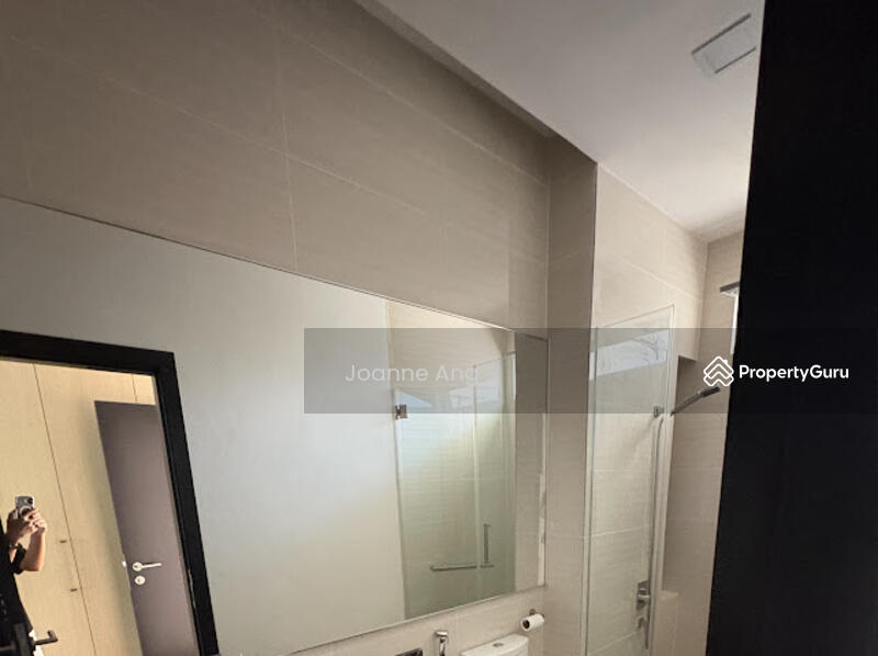 Semi-Detached House for Sale in Leisure Farm (Gelang Patah) - Joanne Ang - Bathroom - PropertyGuru.com.my