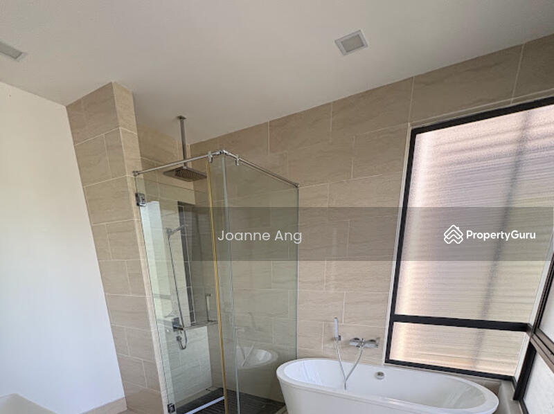 Semi-Detached House for Sale in Leisure Farm (Gelang Patah) - Joanne Ang - Bathroom - PropertyGuru.com.my