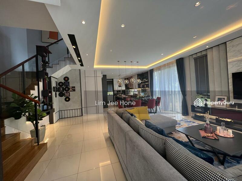 Rumah Berkembar untuk Dijual di Puchong (Selangor) - Lim Jee Hone - Living Room - PropertyGuru.com.my