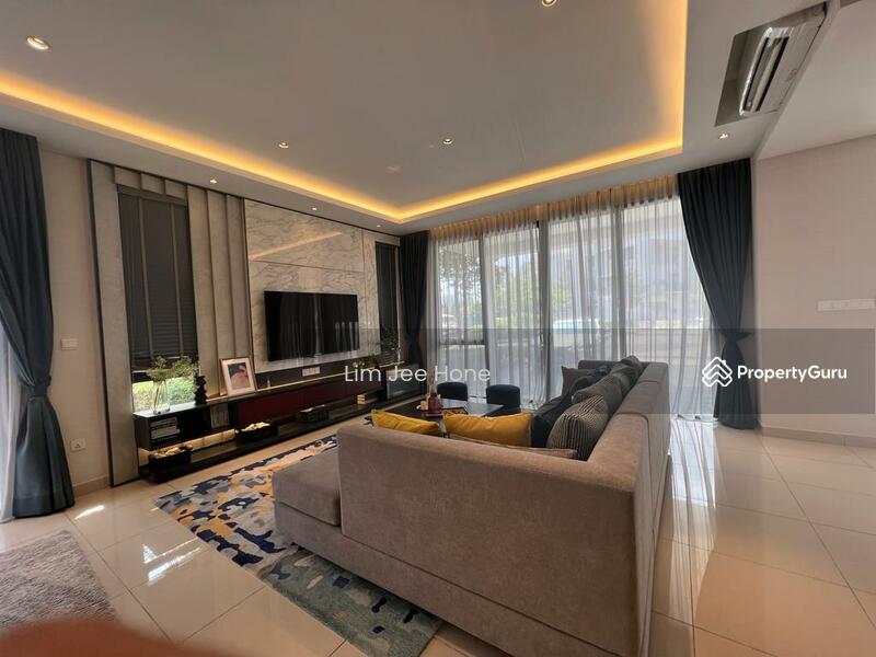 Rumah Berkembar untuk Dijual di Puchong (Selangor) - Lim Jee Hone - Living Room - PropertyGuru.com.my