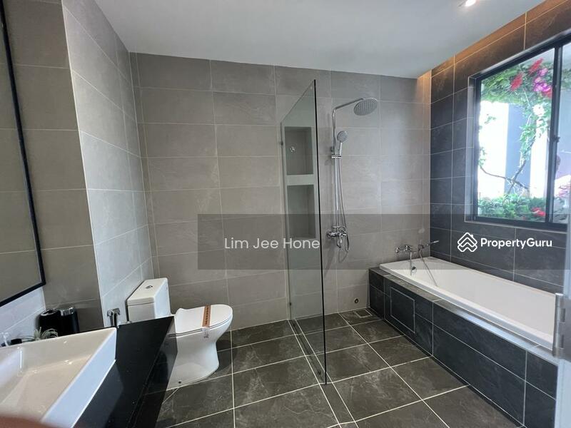 Rumah Berkembar untuk Dijual di Puchong (Selangor) - Lim Jee Hone - Bathroom - PropertyGuru.com.my