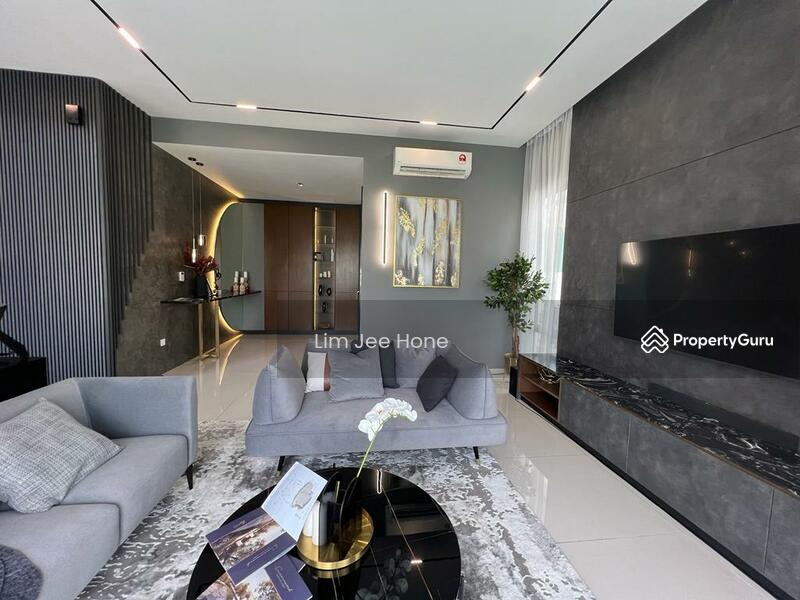 Rumah Berkembar untuk Dijual di Puchong (Selangor) - Lim Jee Hone - Living Room - PropertyGuru.com.my