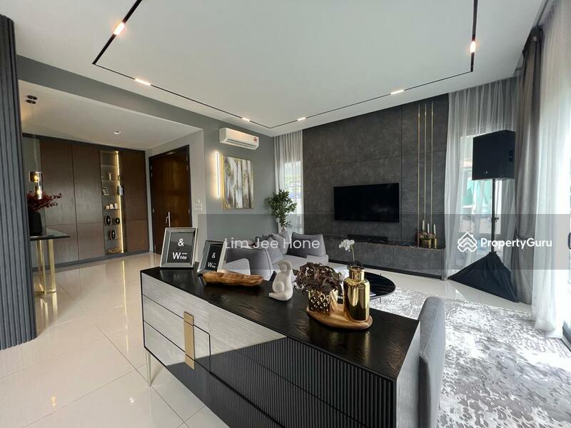 Rumah Berkembar untuk Dijual di Puchong (Selangor) - Lim Jee Hone - Living Room - PropertyGuru.com.my