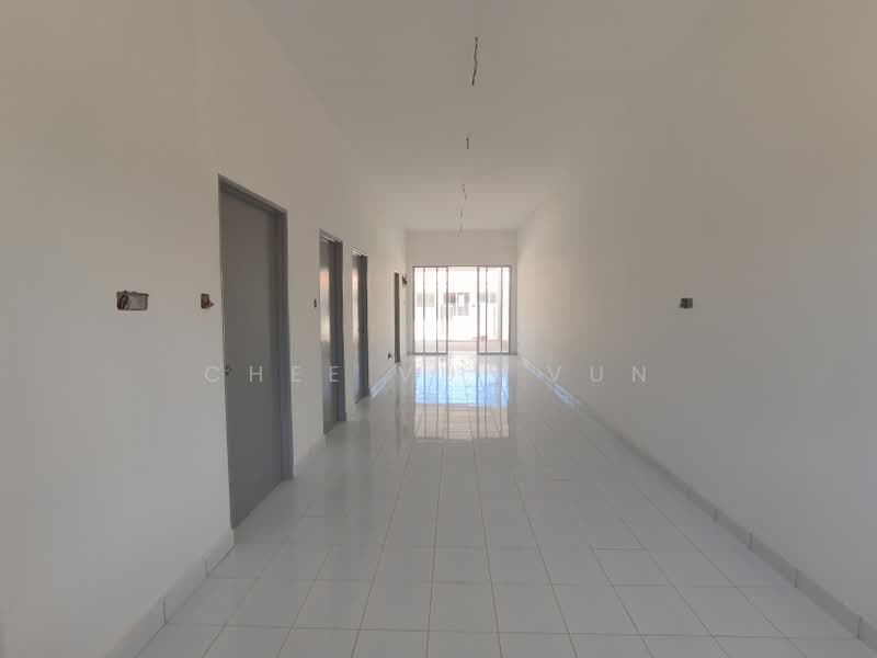 Rumah Teres 1-Tingkat untuk Dijual di Kinarut (Papar) - Chee Vui Vun - Corridor - PropertyGuru.com.my