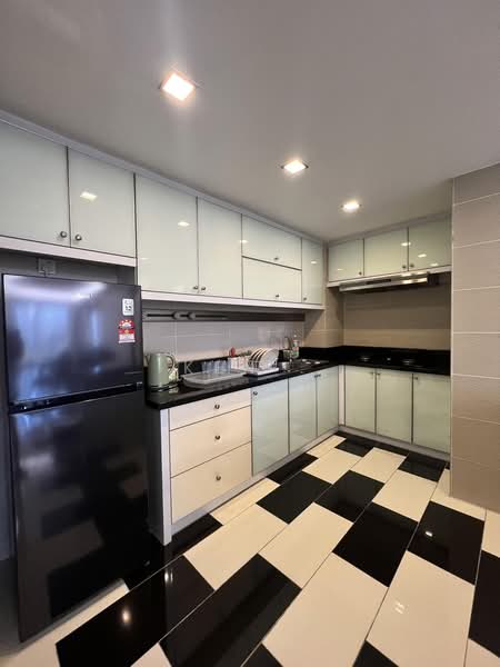 Kondominium untuk Disewa di Royal Domain Sri Putramas 2 - KENT FARM - Kitchen - PropertyGuru.com.my