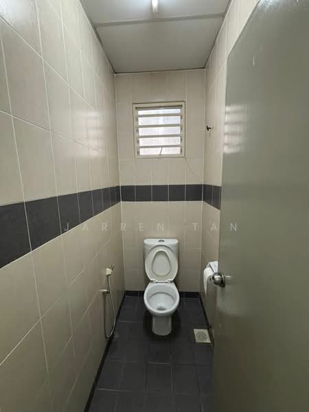 Kedai untuk Disewa di BANDAR PUCHONG JAYA (Puchong) - Jarren Tan - Bathroom - PropertyGuru.com.my