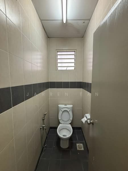 Kedai untuk Disewa di BANDAR PUCHONG JAYA (Puchong) - Jarren Tan - Bathroom - PropertyGuru.com.my