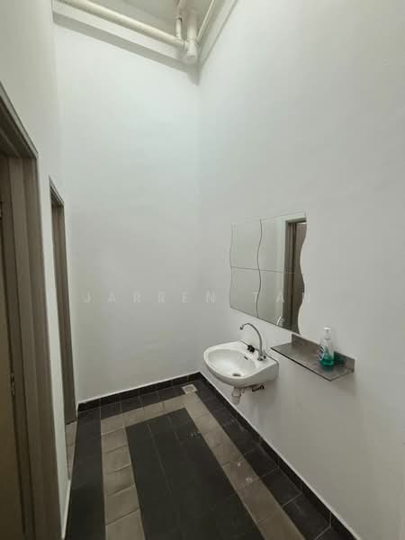 Kedai untuk Disewa di BANDAR PUCHONG JAYA (Puchong) - Jarren Tan - Bathroom - PropertyGuru.com.my