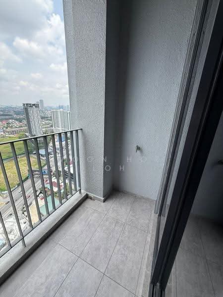 Condominium for Rent at Millerz Square Serviced Residence - Woon Hoe Loh - Balcony - PropertyGuru.com.my