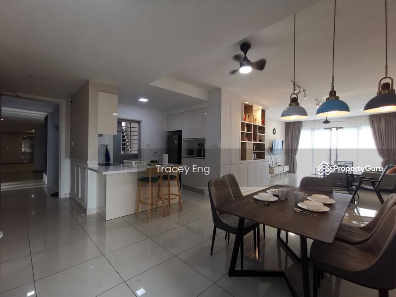 Dining Room & Kitchen