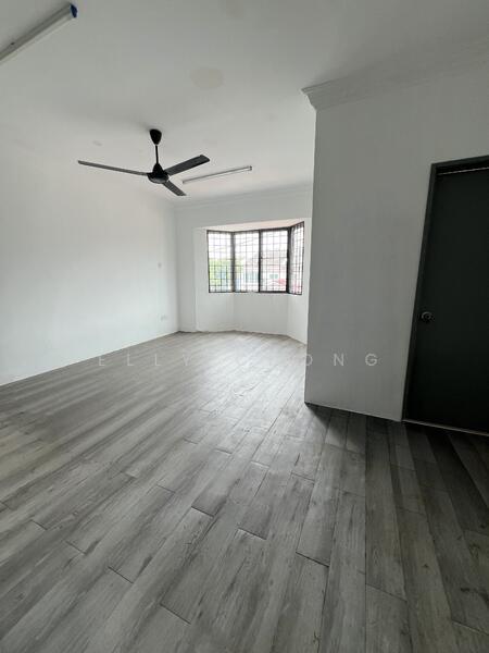 Rumah Teres 2 Tingkat untuk Dijual di Taman Sungai Besi (Salak South) - Elly Chong - Living Room - PropertyGuru.com.my