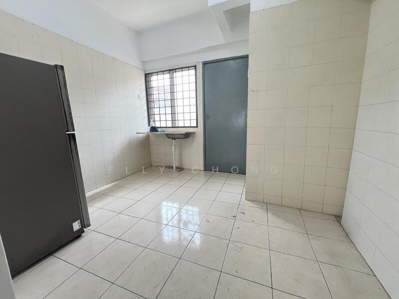 Rumah Teres 2 Tingkat untuk Dijual di Taman Sungai Besi (Salak South) - Elly Chong - Kitchen - PropertyGuru.com.my