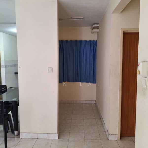 Pangsapuri untuk Disewa di Flora Damansara Apartment - Ken Lai - Corridor - PropertyGuru.com.my
