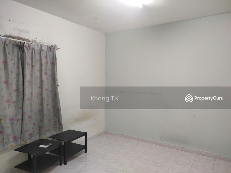 Bedroom No.1 / Bilik Tidur No.1