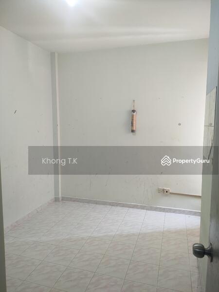 Bedroom No.2 / Bilik Tidur No.2
