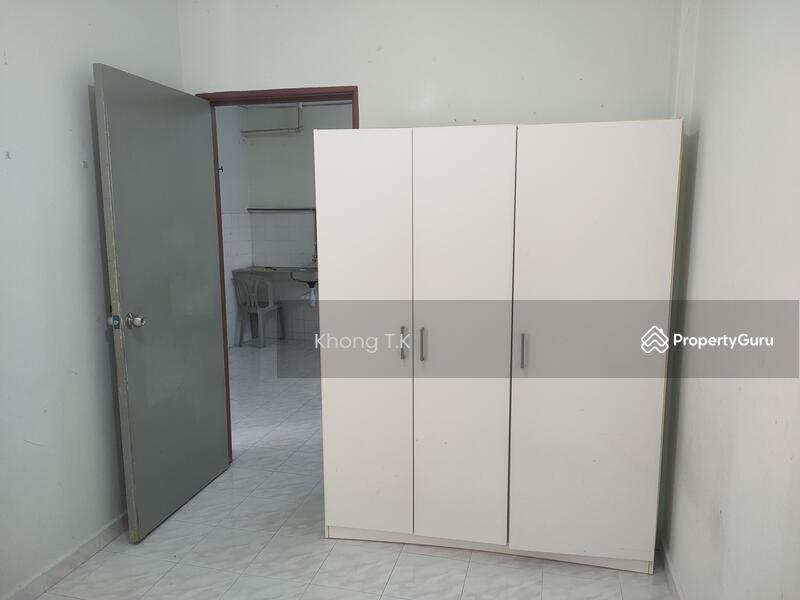 Bedroom No.2 / Bilik Tidur No.2