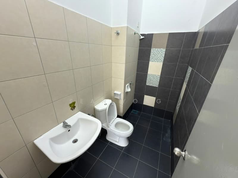 2-storey Terraced House for Sale in Bandar Tasik Puteri (Rawang) - Sean Yong - Bathroom - PropertyGuru.com.my