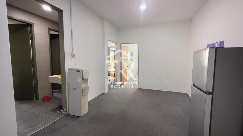 Office for Rent in Bandar Puteri Puchong (Puchong) - Eric Leong - Corridor - PropertyGuru.com.my
