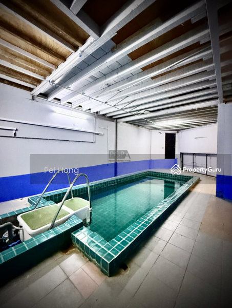 Kedai untuk Dijual di Batu Ferringhi (Penang) - Pei Hong - Pool - PropertyGuru.com.my