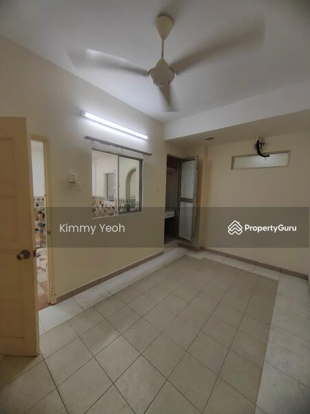 Ground floor guest room with small wardr