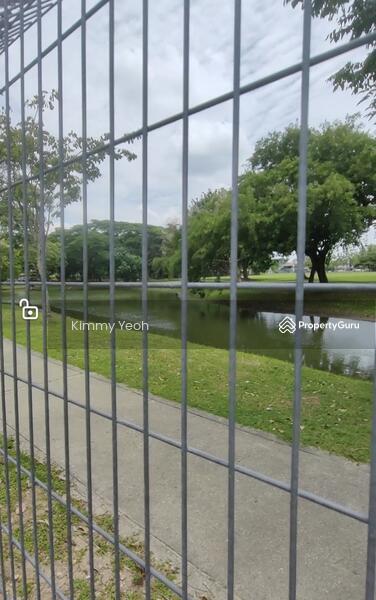 Facing Botanic lake view 