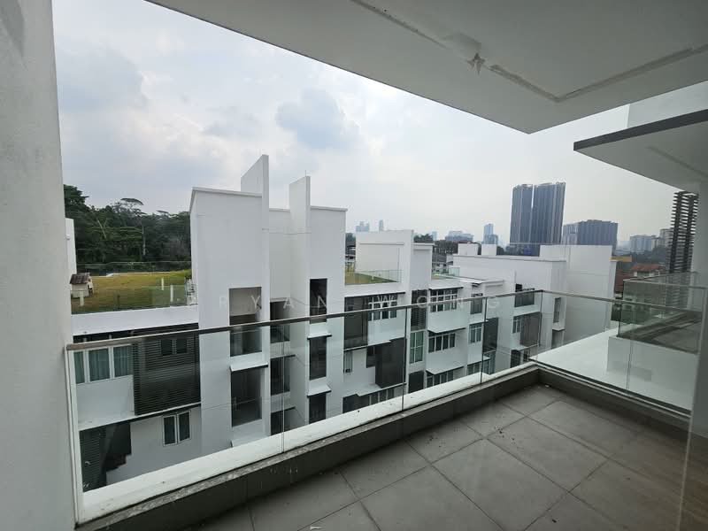 Kondominium untuk Dijual di Kenny Hills Residence - Bryan Wong - Balcony - PropertyGuru.com.my