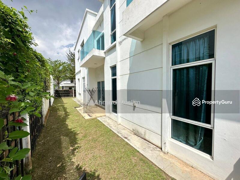 For Sale - Perdana Lakeview East