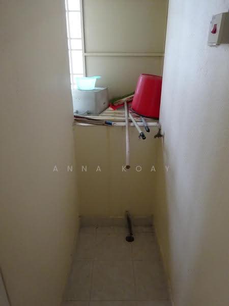 Pangsapuri untuk Dijual di Asia Heights - Anna Koay - Dry yard - PropertyGuru.com.my