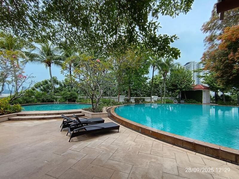 Private Pool @ same floor as unit 
