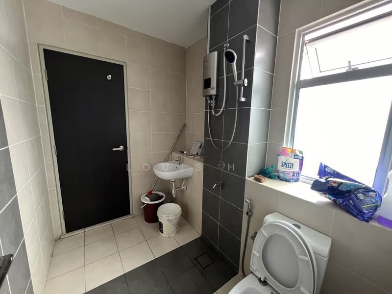Rumah Teres 2 Tingkat untuk Disewa di Dengkil (Selangor) - Louis Ho - Bathroom - PropertyGuru.com.my