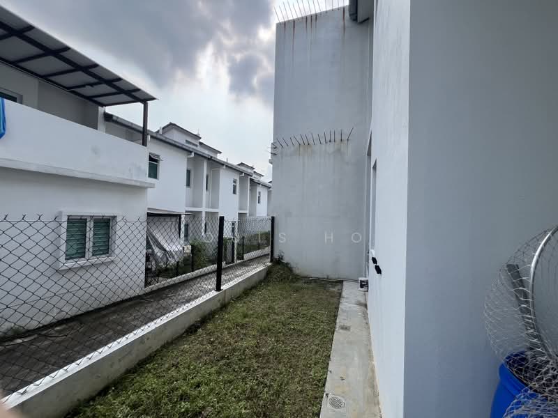 Rumah Teres 2 Tingkat untuk Disewa di Dengkil (Selangor) - Louis Ho - Exterior - PropertyGuru.com.my