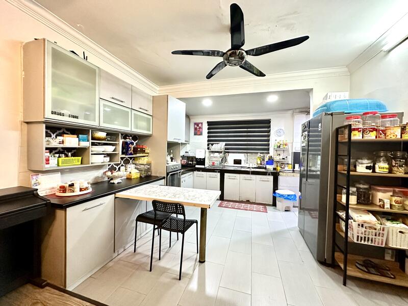 2-storey Terraced House for Sale in Bandar Sri Damansara (Selangor) - Vincent Tan - Kitchen - PropertyGuru.com.my