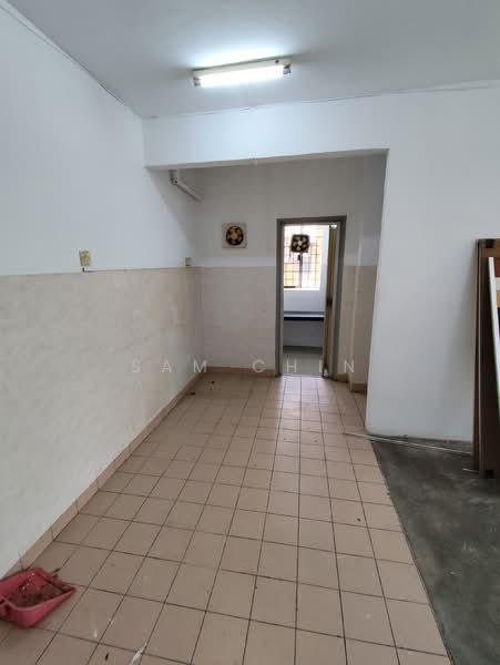 Apartment for Sale at Putra Permai Block B - Sam Chin - Interior - PropertyGuru.com.my