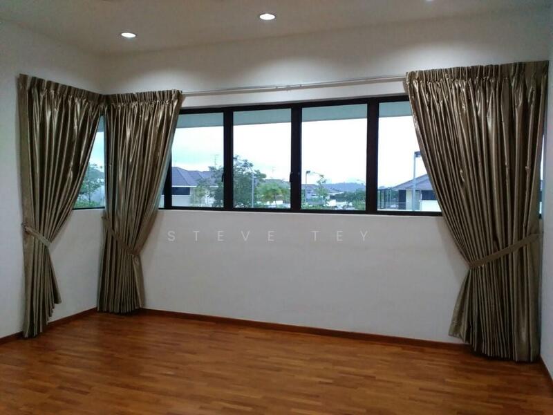 Link Bungalow for Sale in Taman Adda Heights (Tebrau) - Steve Tey - Living Room - PropertyGuru.com.my