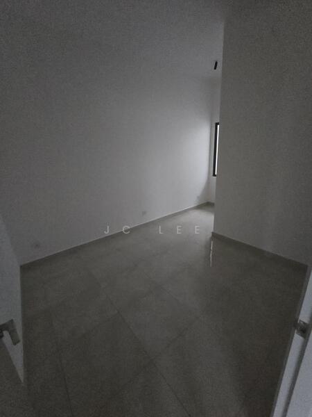 G floor room