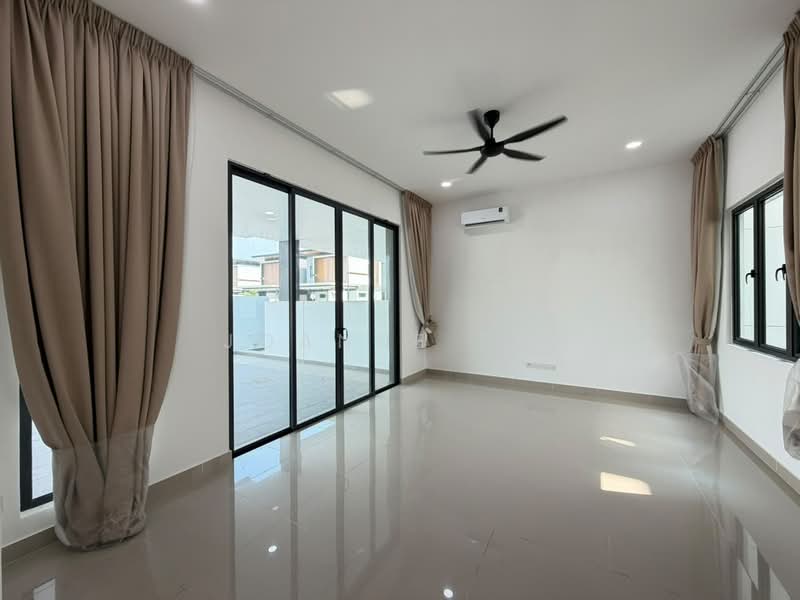2-storey Terraced House for Rent in Cyberjaya (Selangor) - Joanne Tei - Living Room - PropertyGuru.com.my