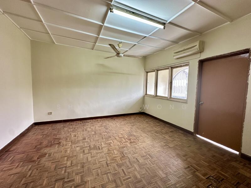 Master bedroom-actual photo